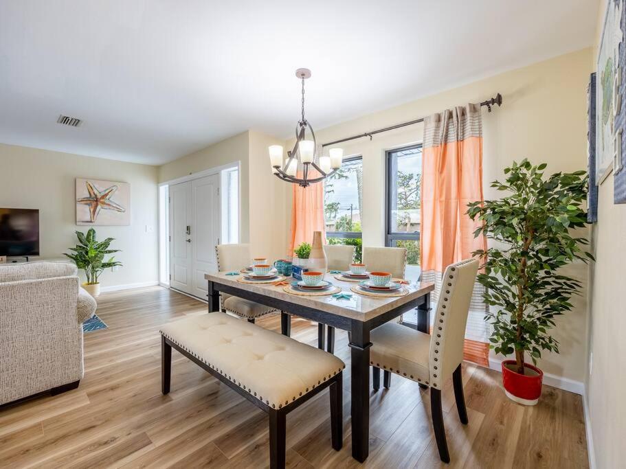 Englewood, Manasota Keys - 2 Bedroom Luxury Villa, Pool, Game Room, 6 Min To Beaches Next To Canal エクステリア 写真