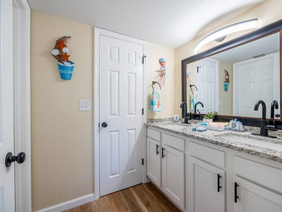 Englewood, Manasota Keys - 2 Bedroom Luxury Villa, Pool, Game Room, 6 Min To Beaches Next To Canal エクステリア 写真